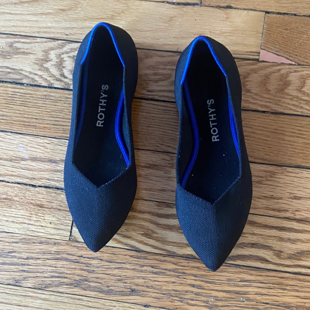 Rothy's Black and Blue Pointed Flats